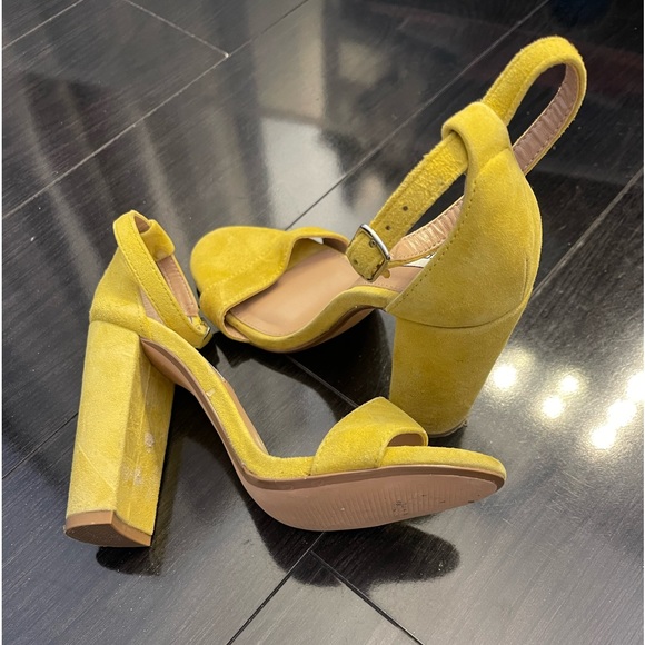 Steve Madden yellow platform heels. Size 5 - Picture 2 of 3